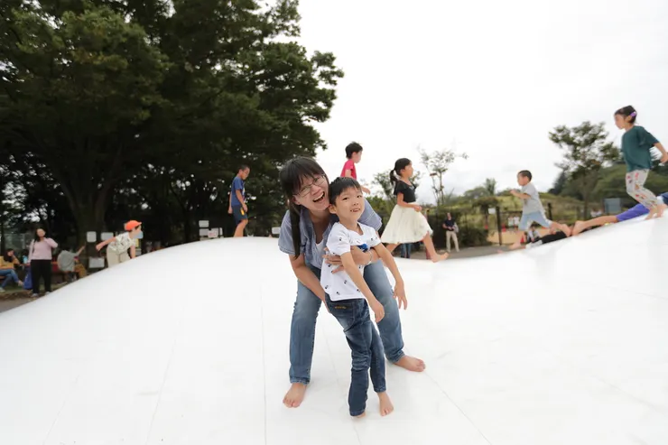 2017玩日本公園彈跳床的子祐~
