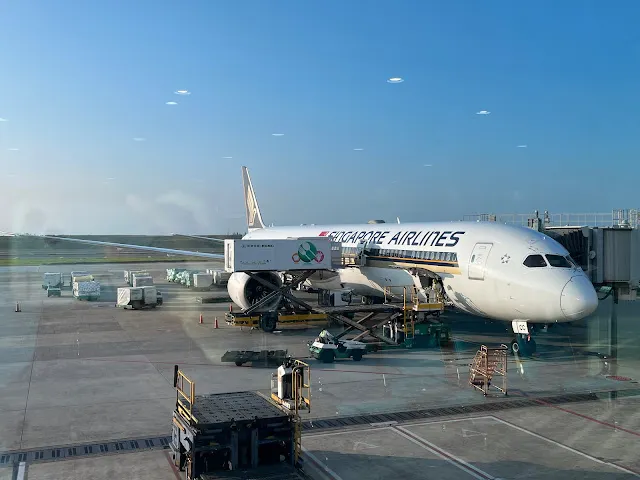飛行日記(57) 新加坡航空 台北TPE - 新加坡SIN SQ879