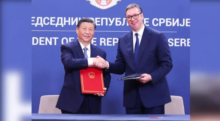 塞國總統武契奇(Aleksandar Vucic)與習近平。(圖/翻攝自 X@SpokespersonCHN)