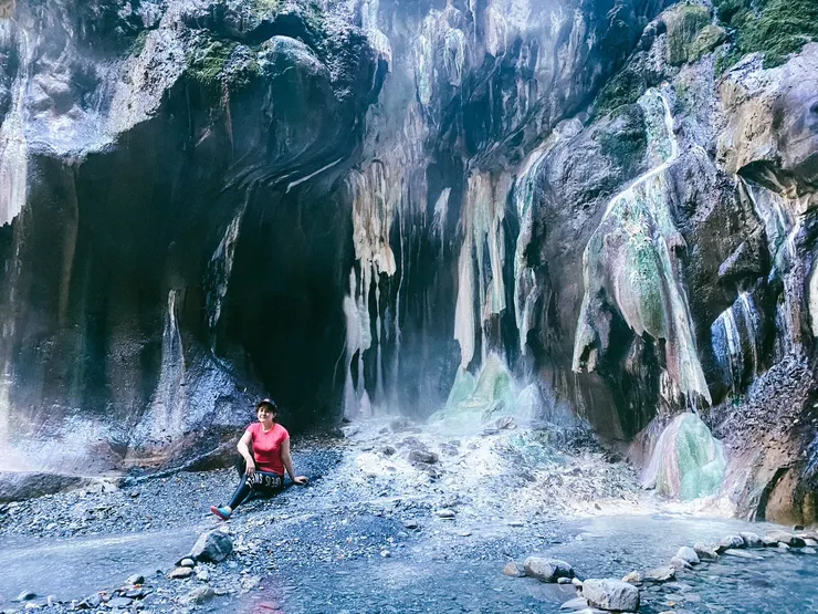 那天是平日，我們是第一批抵達，沒有看到其他遊客，溫泉被我們包下來。