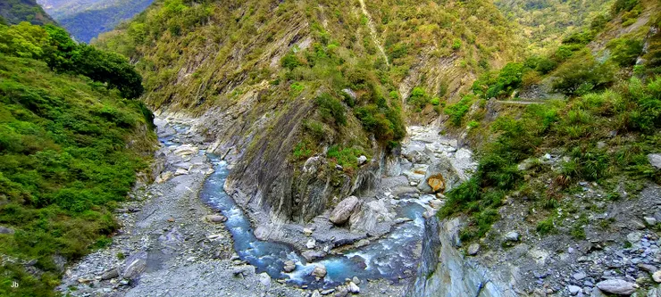 【往白楊步道途中所見壯麗的立霧溪谷】