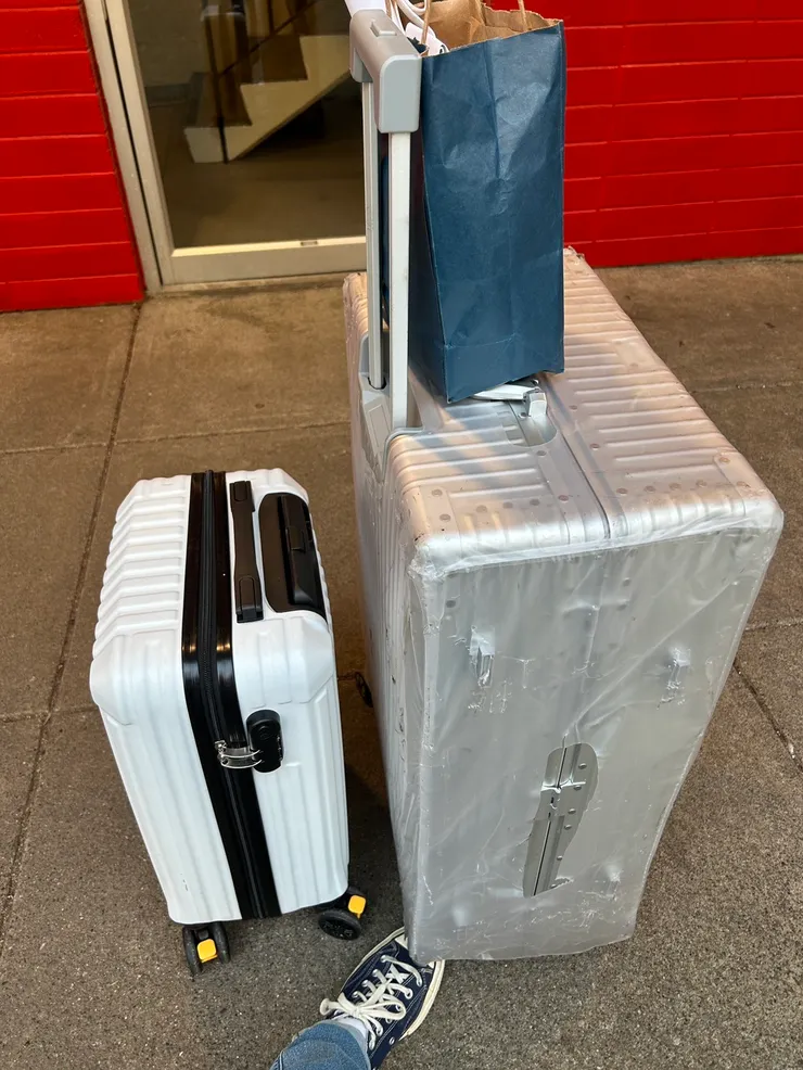 輪子死亡的行李箱