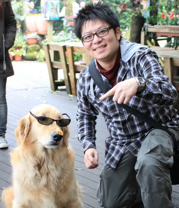 2011年與大狗狗的合照