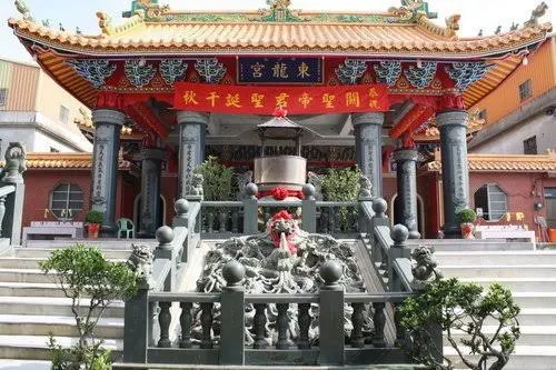 殿前莊重造景藝術（圖片截圖於網路）