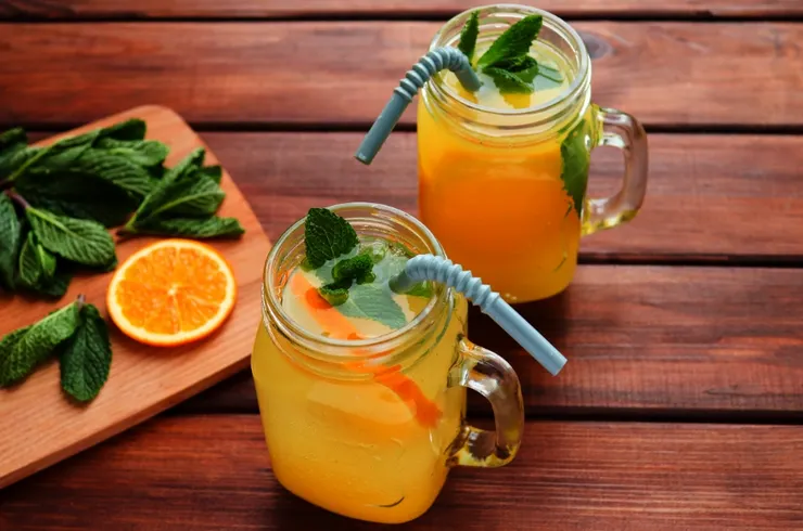 伯爵茶漬柳橙氣泡飲。圖/123RF圖庫