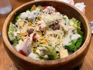 因為每天想著好想吃好想吃，要吃很多很多，明知不能吃的食物就會出現，因為內心其實很渴望著要吃。所以，當遇上高熱量的食物時，還是要感謝並好好品嚐食物的美味。品嚐美食後，然後持續的運動來消耗掉因而產生的熱量。就算出現高熱量食物也不要自亂陣腳，或許就是自己吸引這些食物到來的。