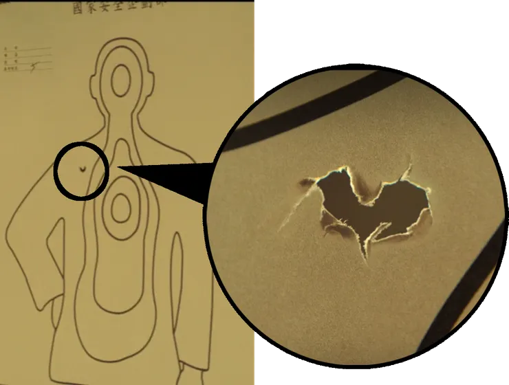 金斗植槍法很準,瞄準右邊肩膀,且還有餘力打出一個小愛心❤️~