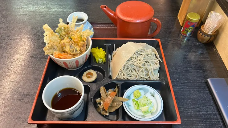 我點的是吉祥庵特有的午間套餐。