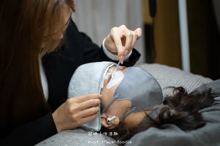 [板橋新中式美睫設計]AN藝術工坊，忙碌女生的救星！2.5小時同步完成美睫手足美甲保養，躺著睡一覺就變美，板橋美甲推薦，附最新美睫美甲價格表