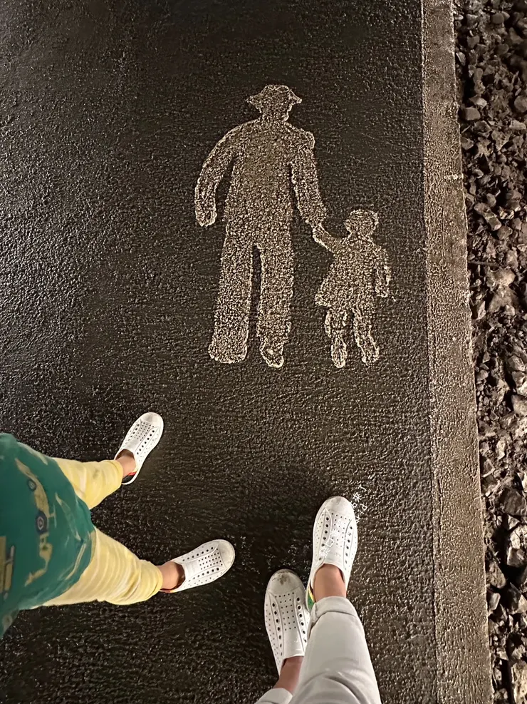 隧道內的行人步行示意圖