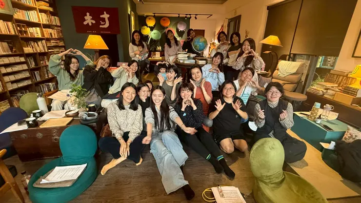 一群女人一起寫作，讀彼此文字，真的很快樂！