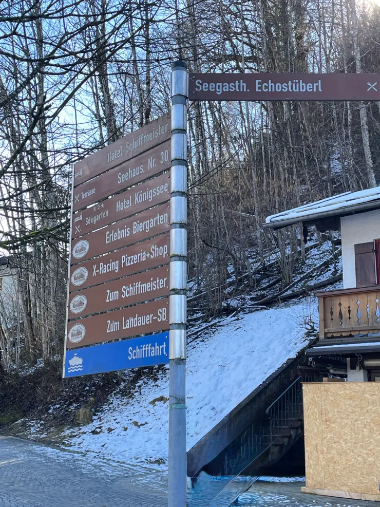 巴士站下車後指標