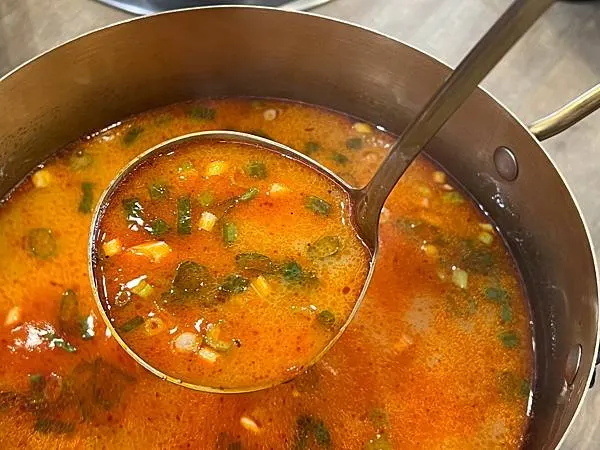 ＊（龍潭美食）懶鍋時尚湯鍋北龍店～自助蔬食百匯只要299元超