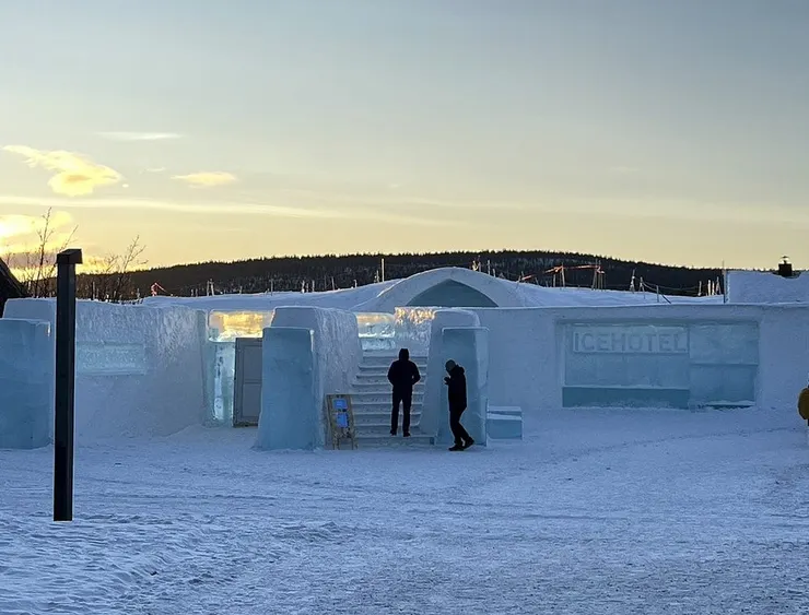 Ice Hotel 的園區外圍