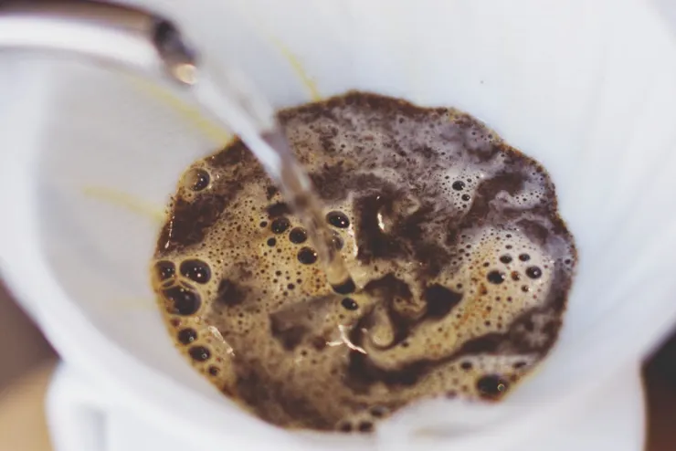 手沖咖啡用低水溫、高濃度，比較容易萃取出甜感