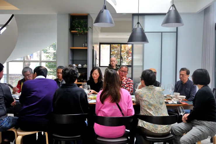 【一樣的人一樣的契濶談讌，渾然不覺歲月將容顏偷換。】