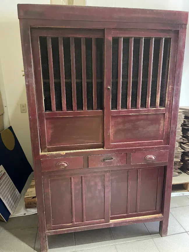 用了近70年的老菜櫥