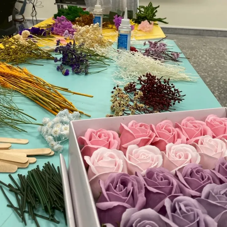 各種花材與媒材