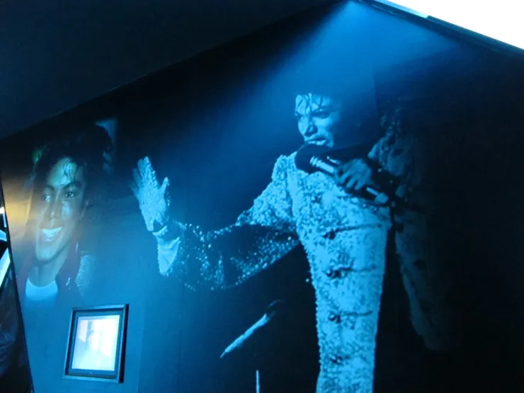 在台下很害羞的MJ，在台上完全是另一個人，看眼神和表情便完全感受到。