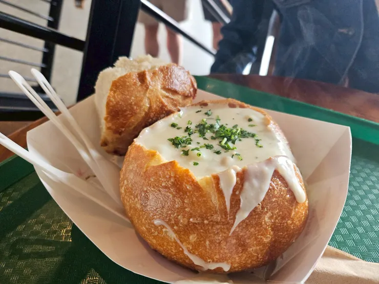 感想是一份中規中矩的海鮮濃湯，體驗一次即可（苦笑）