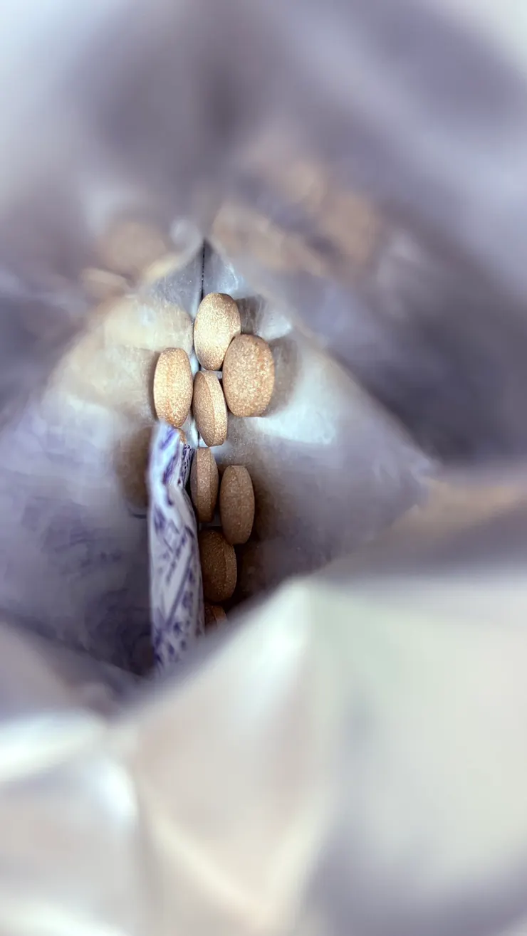 另外我覺得翰方御品薏仁錠最棒的地方是，她月經來也可以吃耶～因為薏仁應該很寒吧？看到她官網上有說，這個薏仁錠因為有生薑，所以生理期來可以吃，完全是優點！