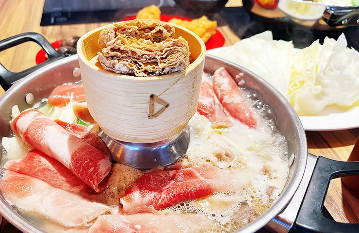 中壢大滿貫功夫鍋：結合視覺創意的平價火鍋體驗