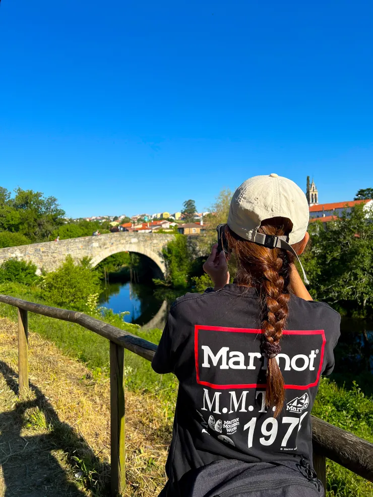 大家都在拍拱橋，我們也跟著拍