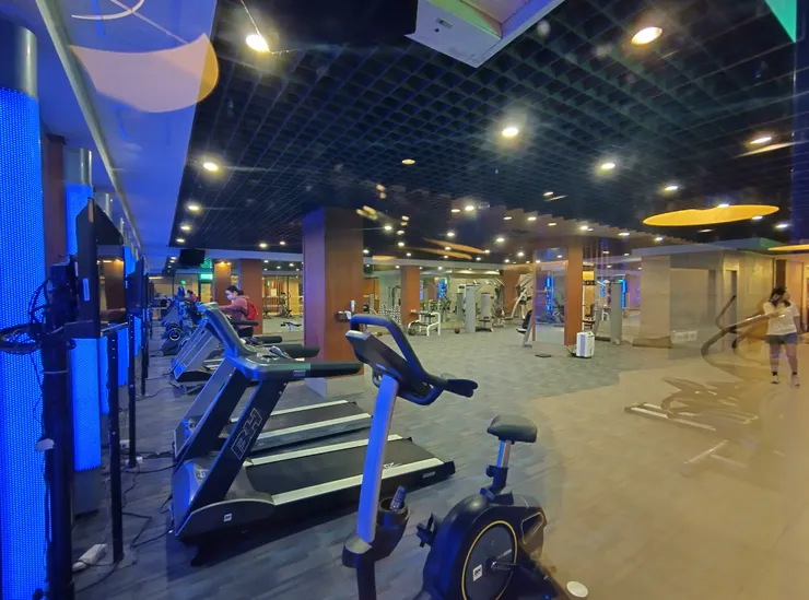 健身房-只有這個地方沒小孩