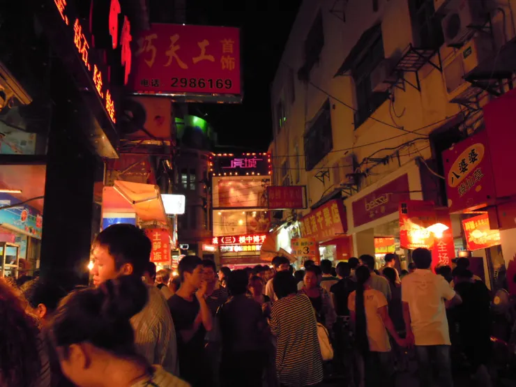 疫情過後看到這樣的人潮還是有點心慌