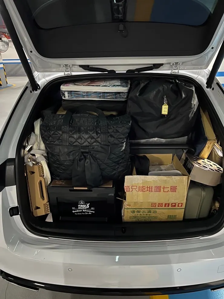 旅行車滿載狀態