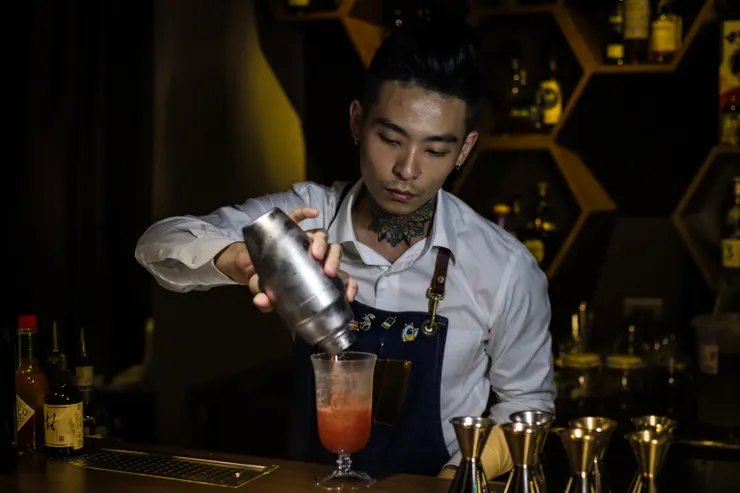 店內吧台與主理人Gary