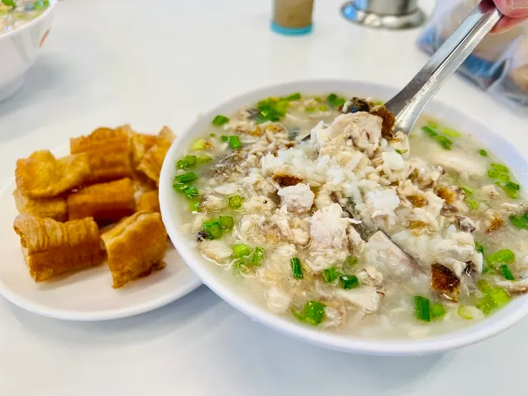 料多實在的鹹粥（圖片截圖於網路）