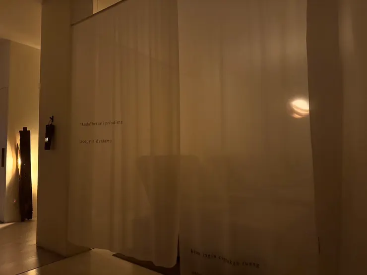 環境很美,按摩的場域是用昏暗的燈光+布簾,質感很好