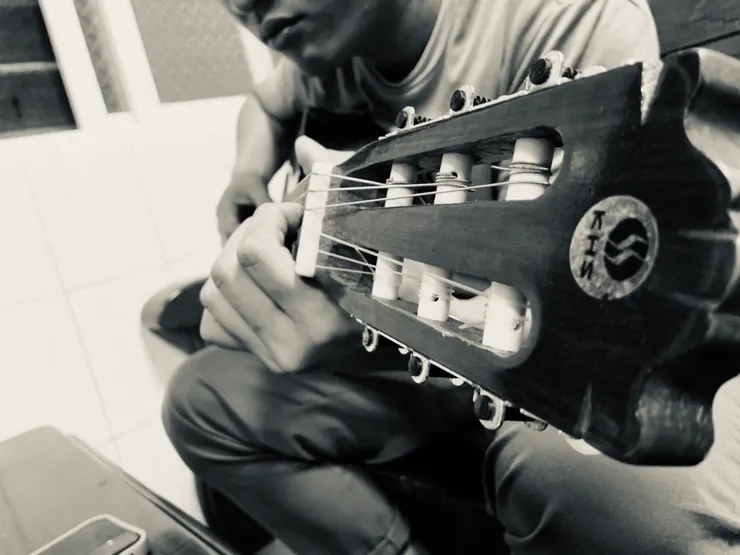 喜歡獨自一人寫歌創作