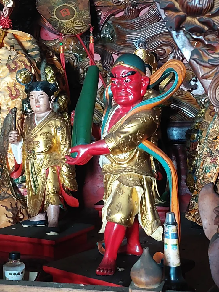 接炸彈的千里眼神將