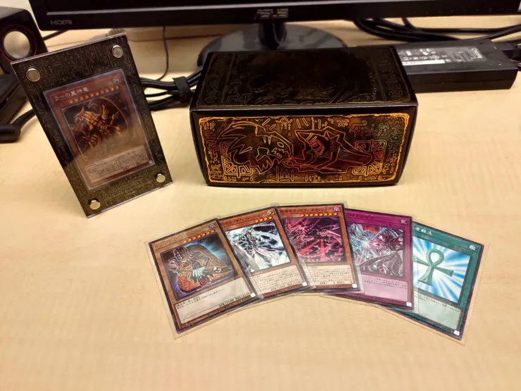 雖然我打MTG比較多，可是《遊戲王》的酷東西也是沒少買的啦XDD