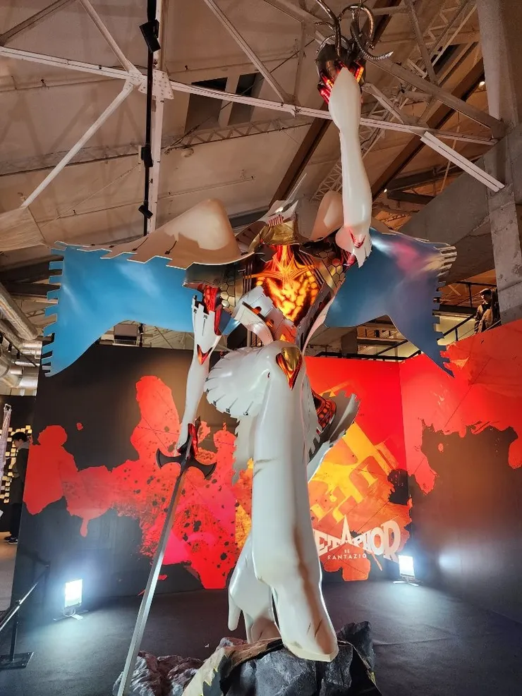 剛進場就看到探究者原型，超大超帥欸