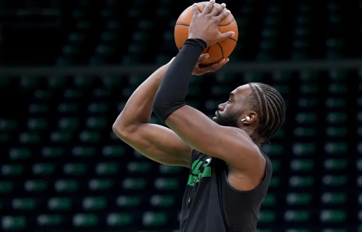 臥槽，現在NBA的合同都是七千萬了嗎

&nbsp;

利拉德：說我六千萬多的人，出來說話！