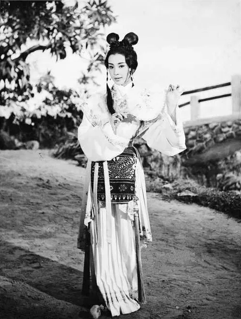 江青在電影《七仙女》（李翰祥導演）中的劇照