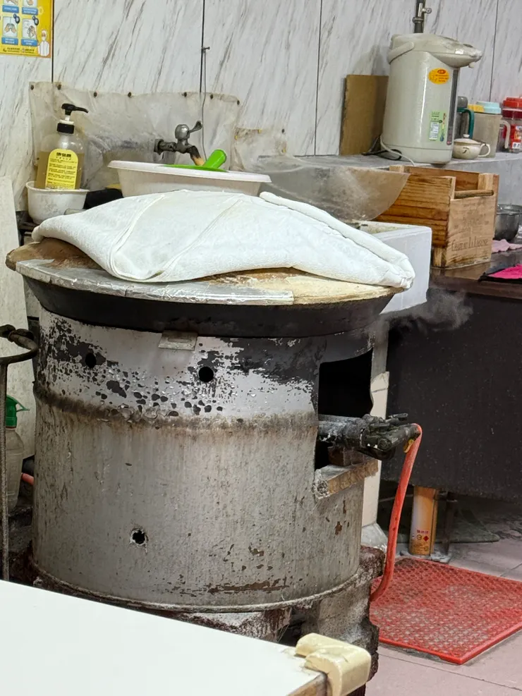 用來烤蒸饅頭的大鍋爐