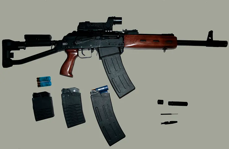 裝上了Kobra紅點鏡的Saiga-12「Taktika」040型