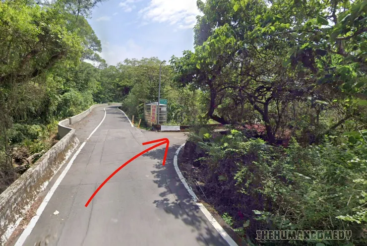 王家碳烤鋼管雞路線指引：看到招牌右轉