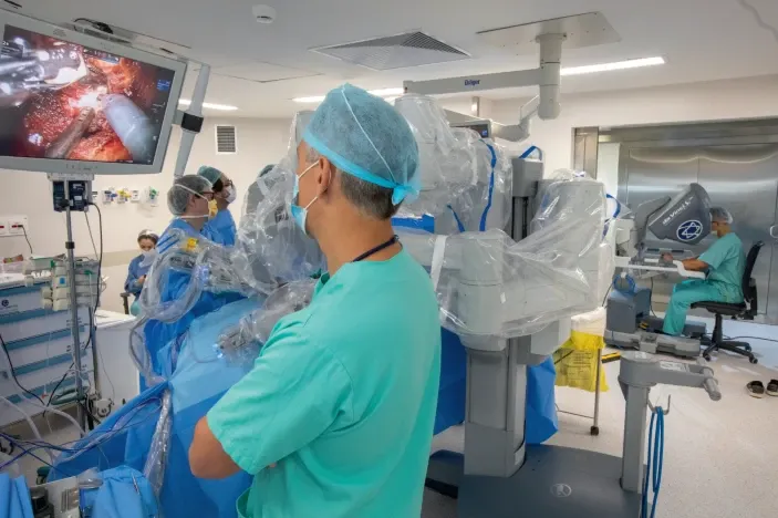 機器人成為手術室中的新成員 (photo by Israelita Albert Einstein)