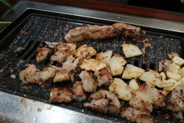 肥滋滋烤腸趴兔