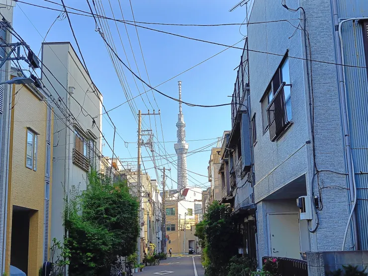 榮湯週邊不經意都能見到晴空塔的身影