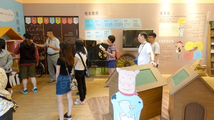 董事長解說製程與活用