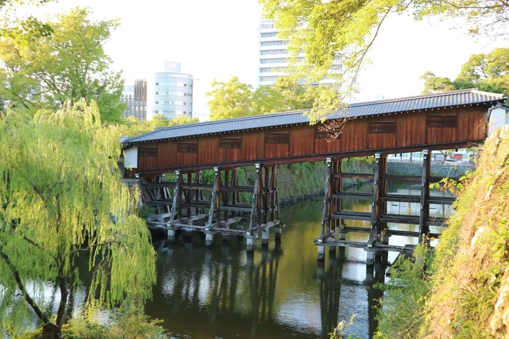紅葉溪庭園中最有名的御橋廊下（依舊超過時間進不去）