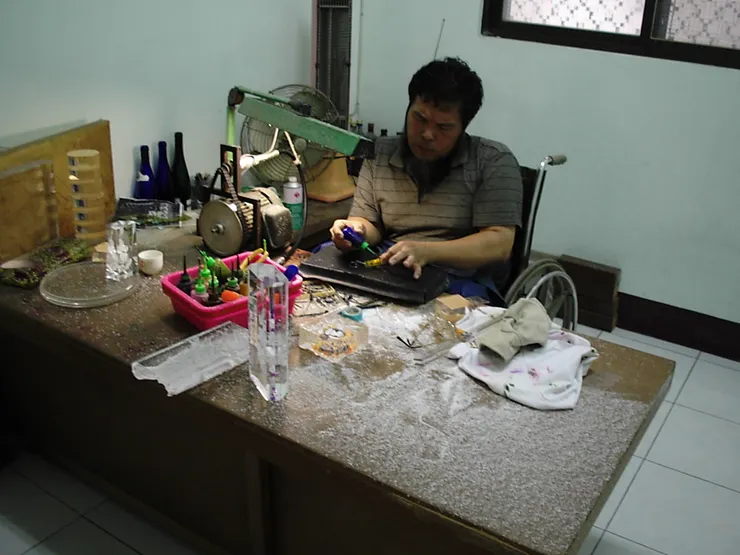 吳文忠大師當年替作品上色過程