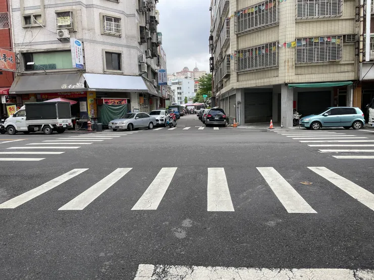 斑馬線上的風景