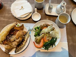 來到欣葉吃點自己喜歡的料理，喝點蘆薈醋，吃點小缽的涼菜，都是可以的。不一定非要每一道菜都嚐過才叫做划算，或是去吃那些自己不喜歡的生魚片來賺回餐費，月光認為這是去吃吃到飽的進階想法，就是不要被那種划不划算的觀念所束縛，吃自己想吃的那就夠了。